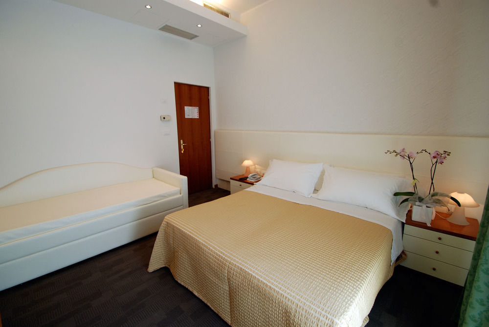 Hotel Sorriso Milano Marittima Exterior foto